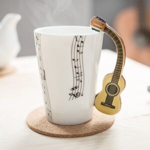 Hudební hrnek - akustická kytara